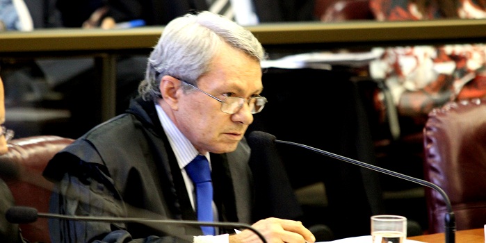 O conselheiro relator José Alves Viana (Foto: Karina Coutinho)